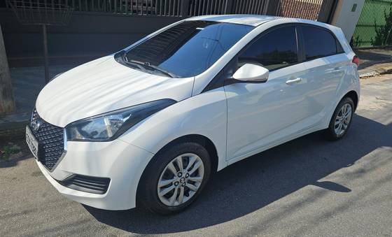 HYUNDAI HB20 1.0 COMFORT PLUS 12V FLEX 4P MANUAL HYUNDAI HB20 1.0 COMFORT PLUS 12V FLEX 4P MANUAL